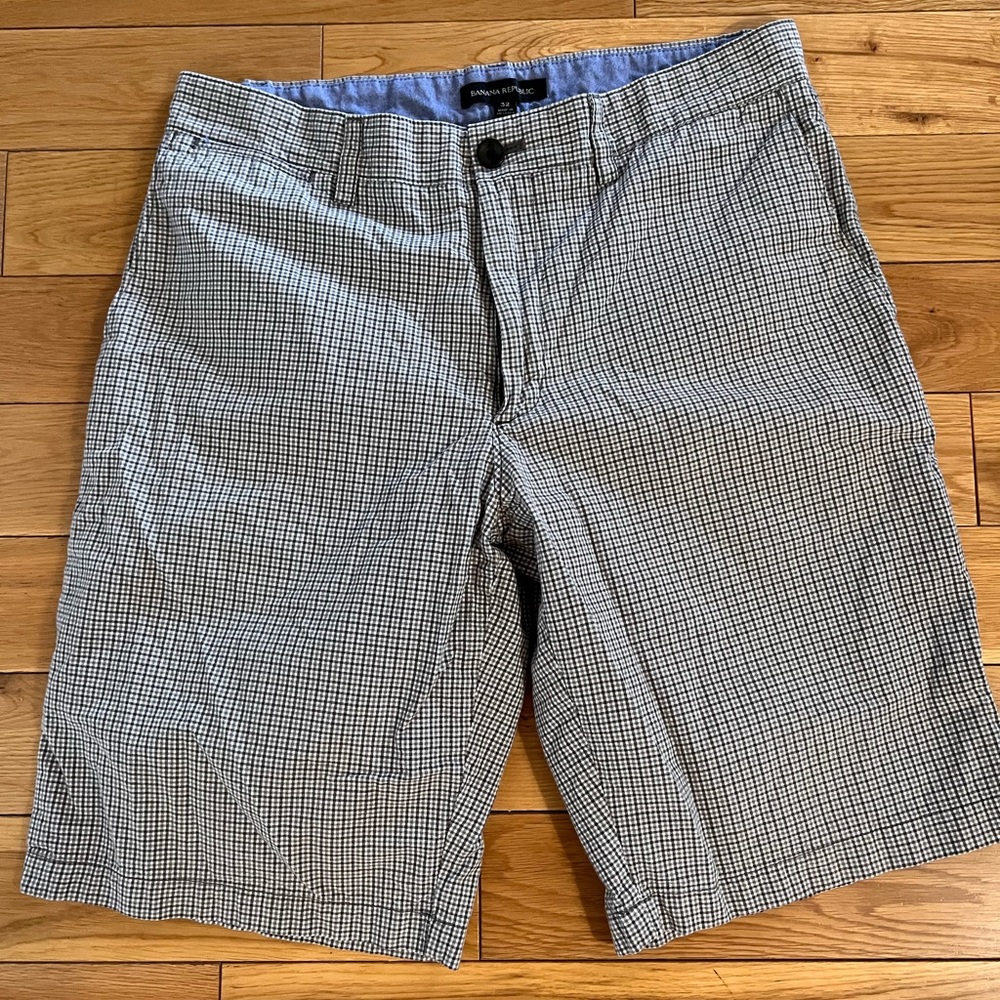 Men’s Banana Republic plaid shorts